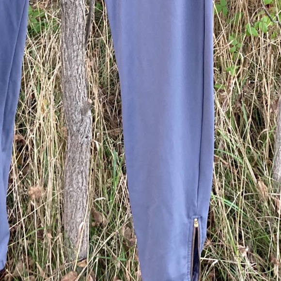 Price dropped! Super cozy, comfy, cute Zyia Active Peak Joggers Size M Grey - Picture 5 of 5